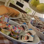 Mirella Frühstückspension 4*